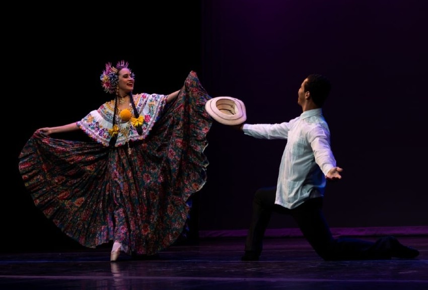 La Pollera y el Montuno brillaron en el escenario con el Ballet